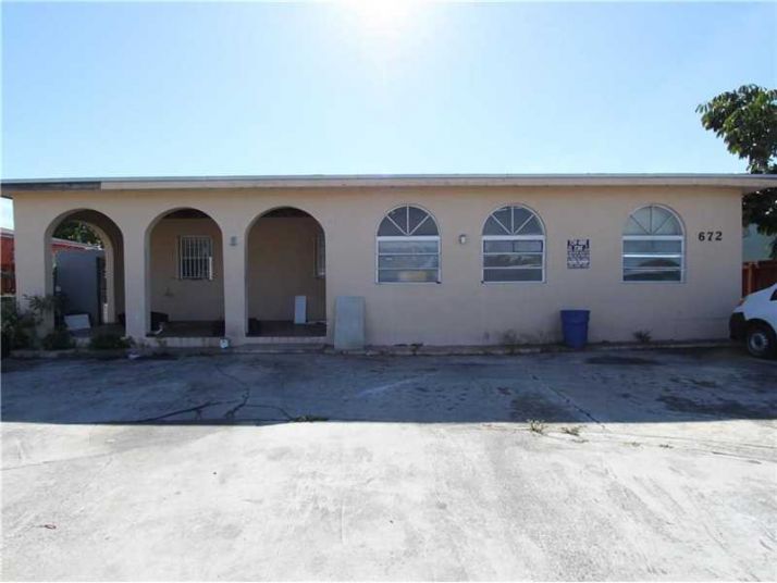 672 E 21 St, Hialeah, FL 33013