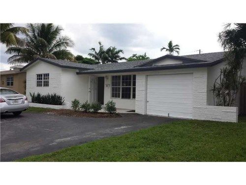 2210 N 46, Hollywood, FL 33021