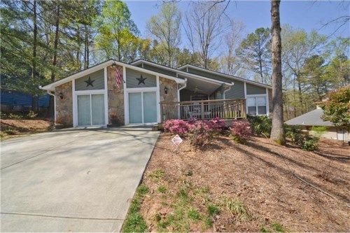 912 Park Forest Drive, Lilburn, GA 30047