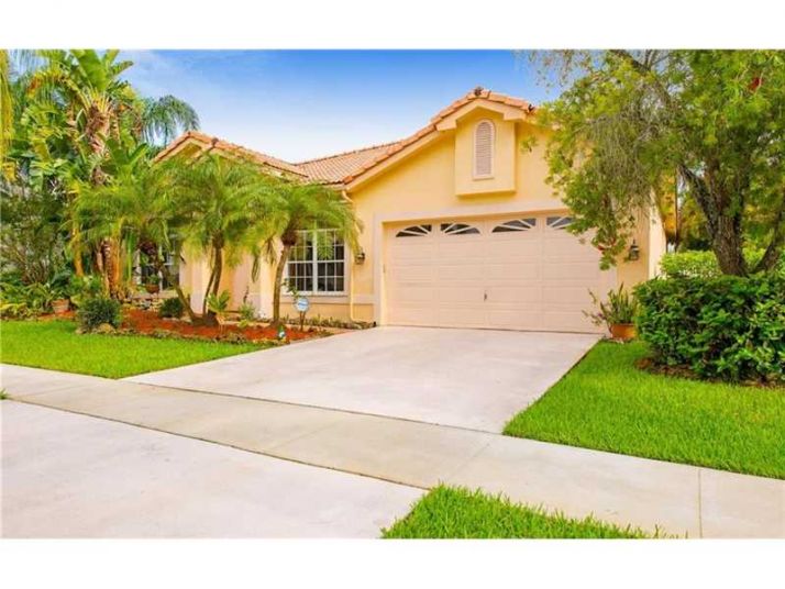 18354 NW 12th St, Hollywood, FL 33029