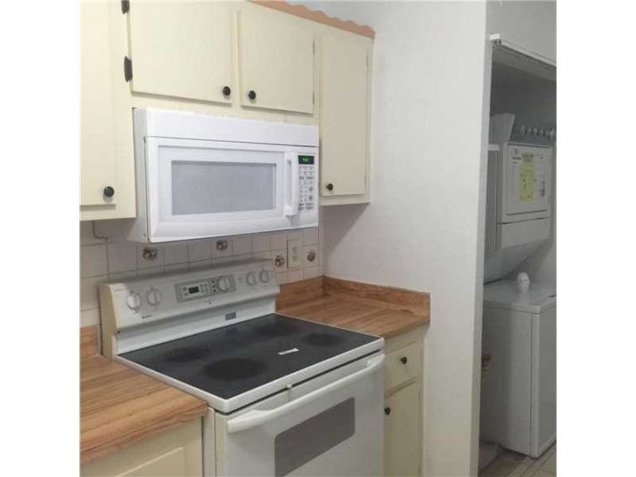 10022 Winding Lake Rd # 201, Fort Lauderdale, FL 33351