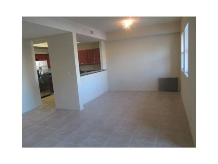 11601 NW 89th St # 207, Miami, FL 33178