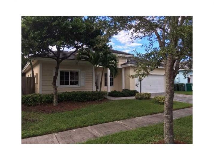 376 NE 29th Ter, Homestead, FL 33033