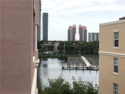 19701 E Country Club Dr # 5605, Miami, FL 33180