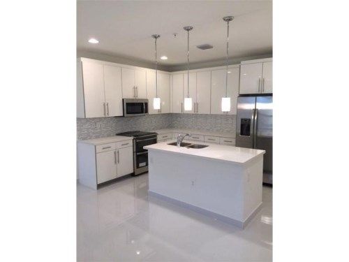 2610 NE 213 # 100, Miami, FL 33180