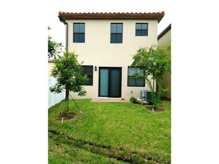 5802 NW 46th Ln, Fort Lauderdale, FL 33319