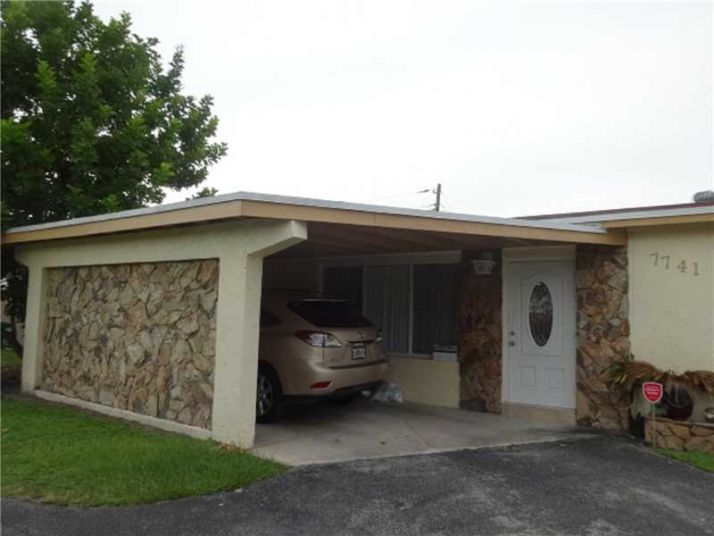 7741 Normandy St, Hollywood, FL 33023
