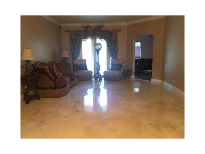 14511 SW 38th St, Hollywood, FL 33027