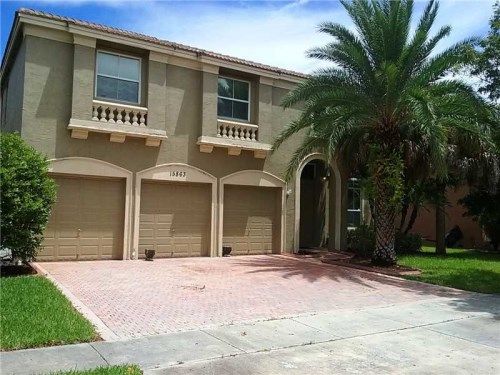 15863 SW 52nd St, Hollywood, FL 33027