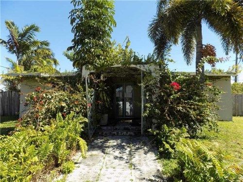 5707 NW 27th St, Pompano Beach, FL 33063