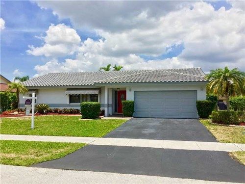 7635 NW 22nd St, Pompano Beach, FL 33063