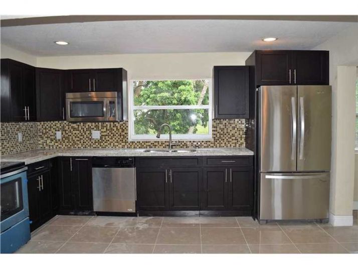 426 NW 69th Ter, Pompano Beach, FL 33063