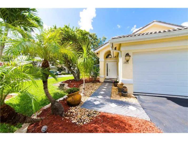 2805 NW 69th Ter, Pompano Beach, FL 33063