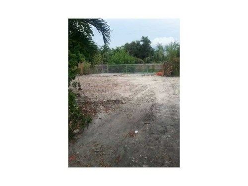 5728 NW Seton  Dr, Pompano Beach, FL 33063