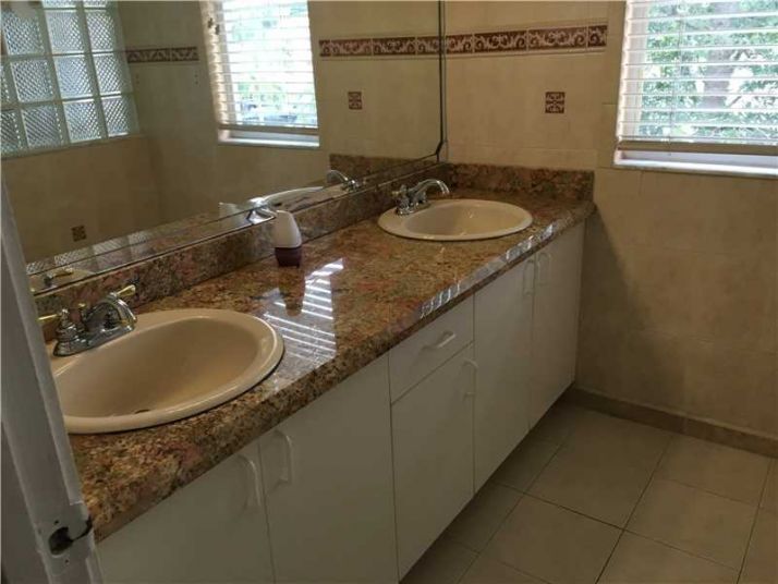 1800 Barcelona Ter, Pompano Beach, FL 33063