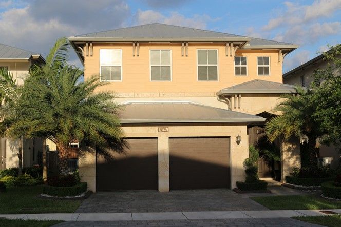 7025 NW 104th Ct, Miami, FL 33178