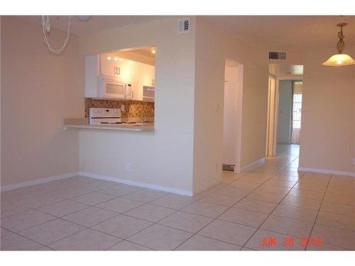 9121 Sunrise Lakes Blvd # 114, Fort Lauderdale, FL 33322