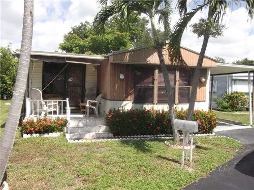 8 Highborne Ln, Dania, FL 33004