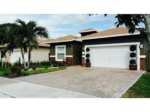 307 SW 2nd Ave, Dania, FL 33004