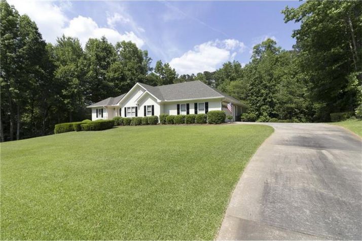 195 Montego Trail, Tyrone, GA 30290