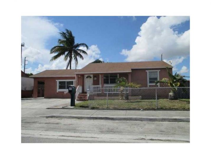 621 E 5th St, Hialeah, FL 33010