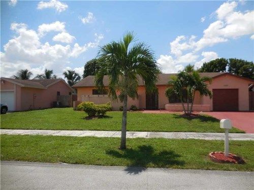 6412 NW 199th Ter, Hialeah, FL 33015