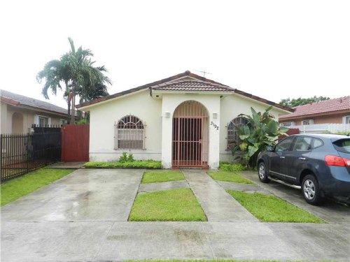 3192 W 71st Pl, Hialeah, FL 33018