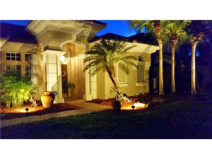 3210 SW 194th  TER, Hollywood, FL 33029