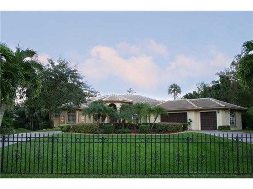 5884 NW 79th Way, Pompano Beach, FL 33067