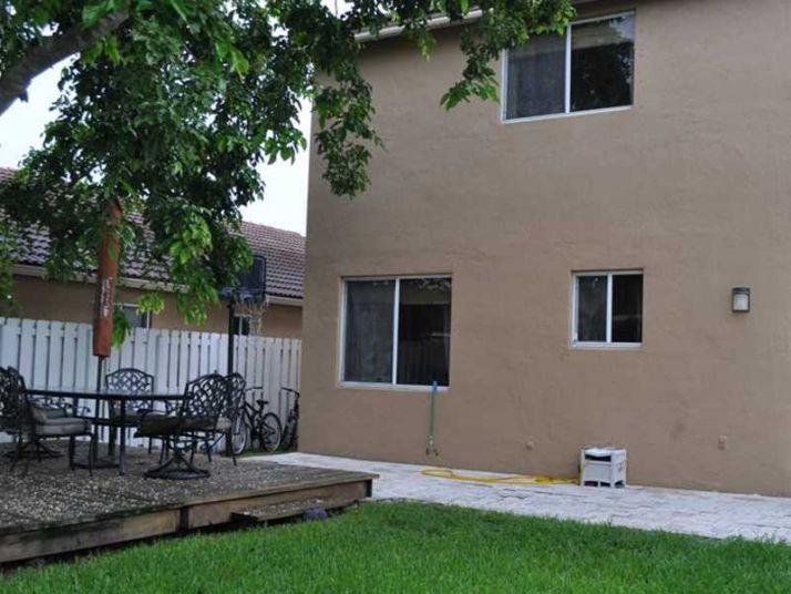 1518 Presidio Dr, Fort Lauderdale, FL 33327