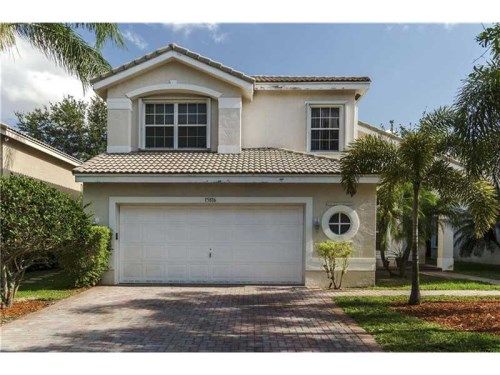 15816 SW 26th St, Hollywood, FL 33027