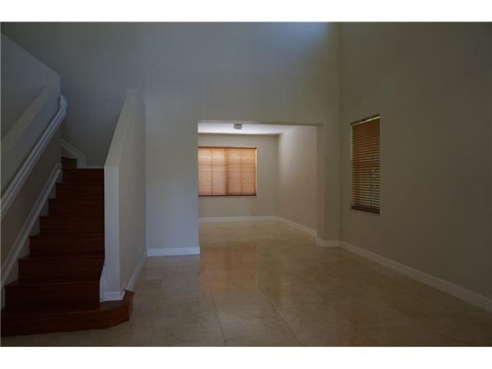 1138 Sunflower Cir, Fort Lauderdale, FL 33327