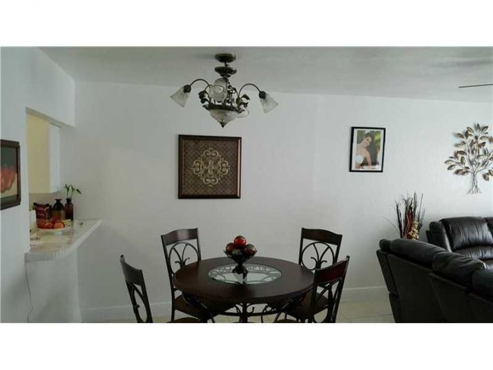 1305 W 46th St # 121, Hialeah, FL 33012