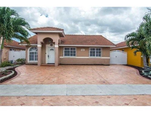8806 NW 110th St, Hialeah, FL 33018