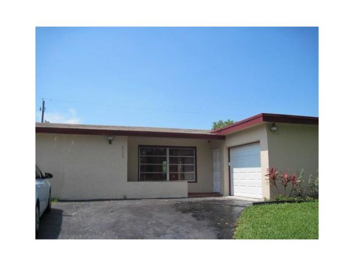 6331 SW 34th Ct, Hollywood, FL 33023