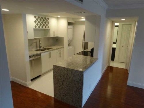 220 Lakeview Dr # 207, Fort Lauderdale, FL 33326