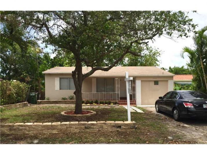 2414 LINCOLN ST, Hollywood, FL 33020