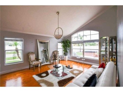 18154 NW 21st St, Hollywood, FL 33029