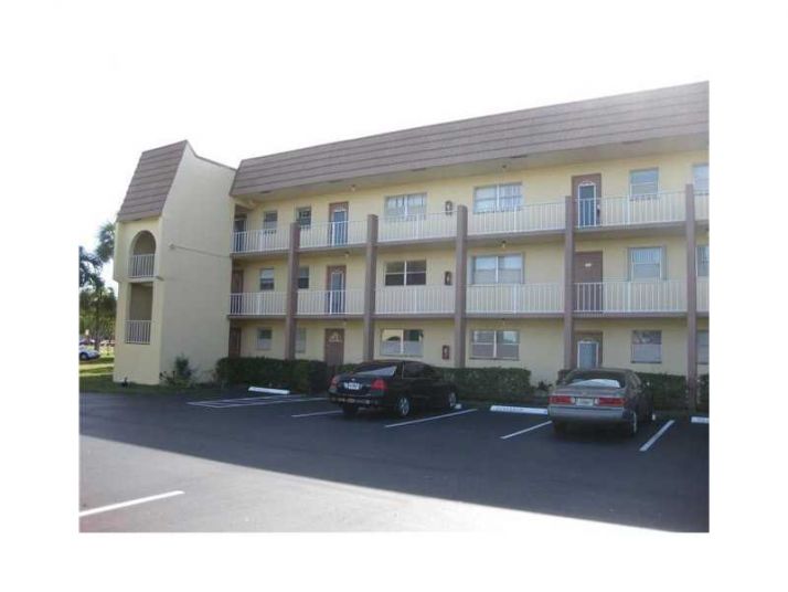 8901 Sunrise Lakes Blvd # 204, Fort Lauderdale, FL 33322
