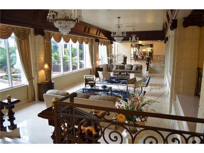 2030 S Ocean Dr # 1027, Hallandale, FL 33009