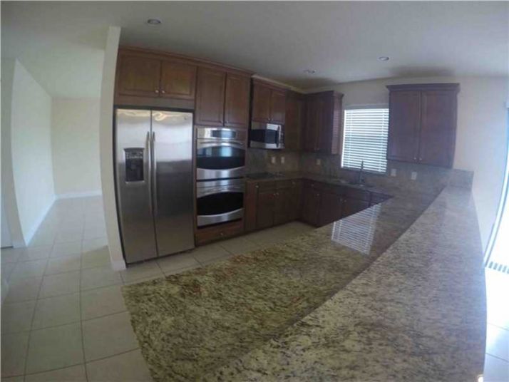 9865 NW 89th Ter, Miami, FL 33178