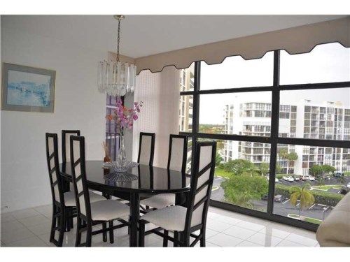 600 Parkview Dr # 715, Hallandale, FL 33009