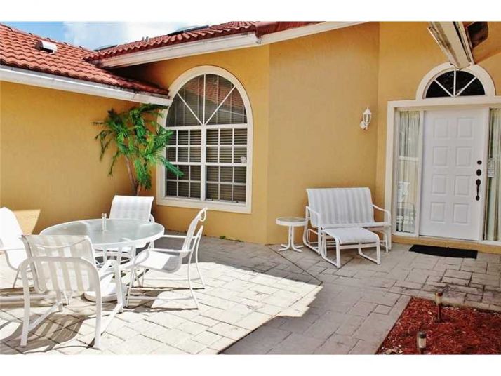 4100 Carriage Dr # G4, Pompano Beach, FL 33069