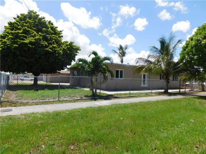 3010 W 2nd Ave, Hialeah, FL 33012