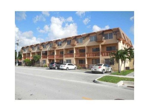 1000 W 28th St # 2, Hialeah, FL 33010