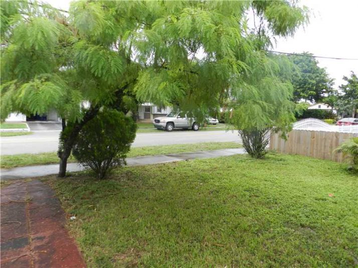 419 S 24 AV, Hollywood, FL 33020