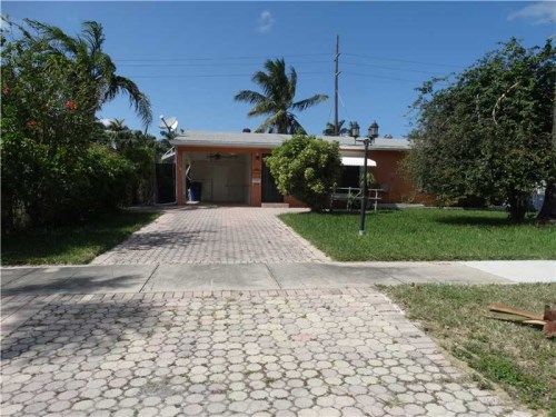 1113 NE 7th St, Hallandale, FL 33009