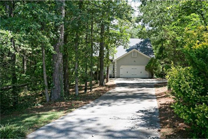 4070 N Shores Drive Nw, Acworth, GA 30101