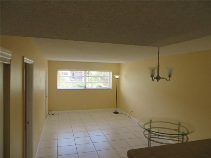 220 SW 9th Ave # 317, Hallandale, FL 33009