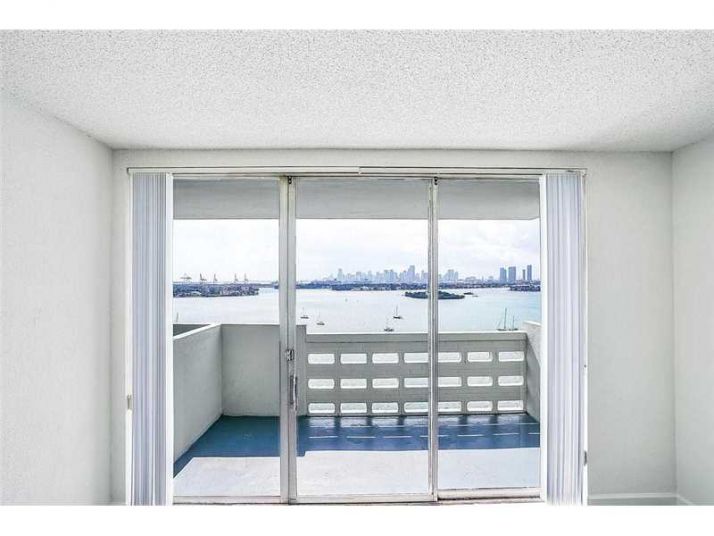 1500 Bay Rd # N-821, Miami Beach, FL 33139